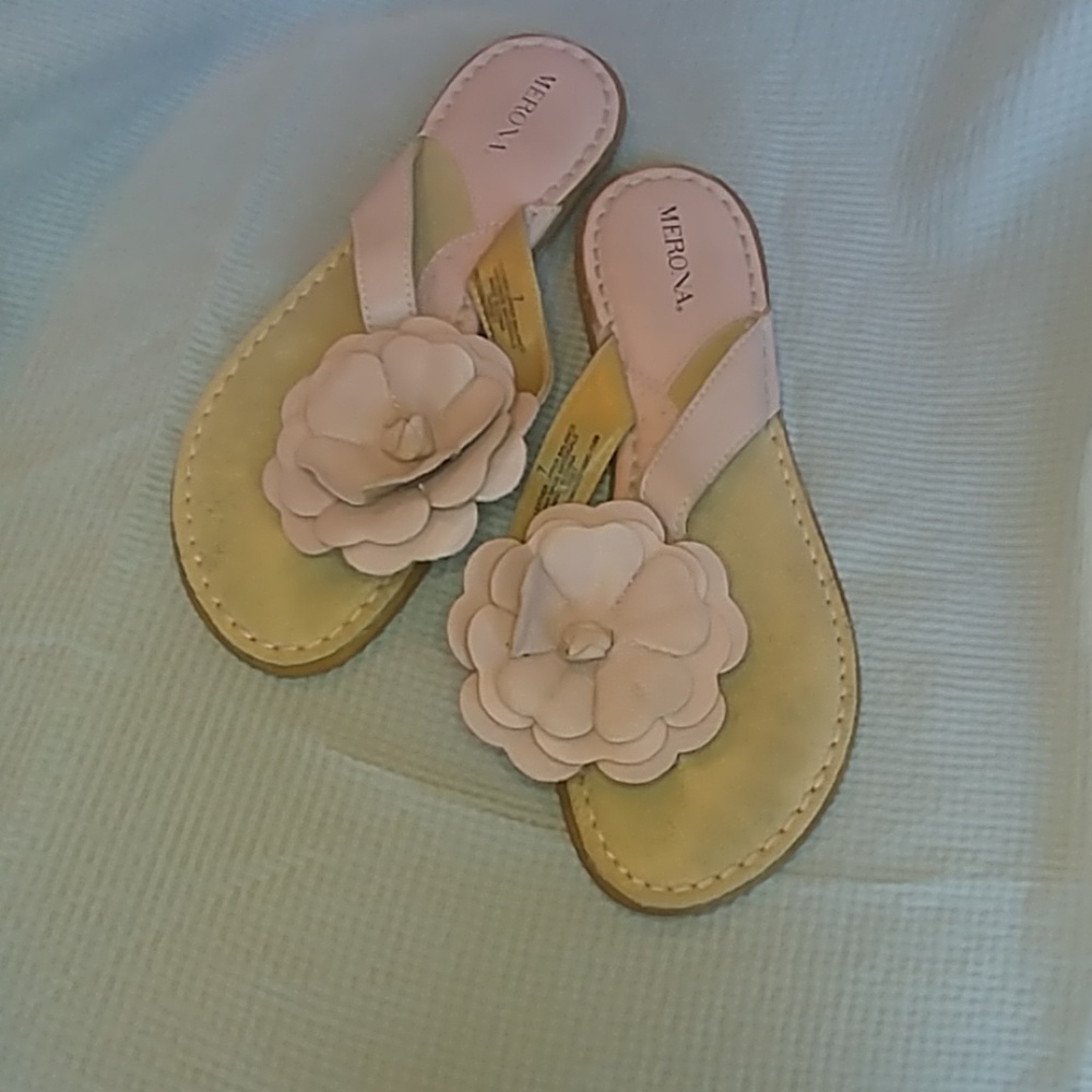 Merona Pink Leather Flower Sandals